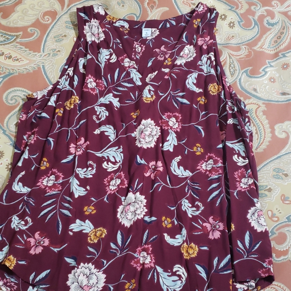 Old Navy flowy tank